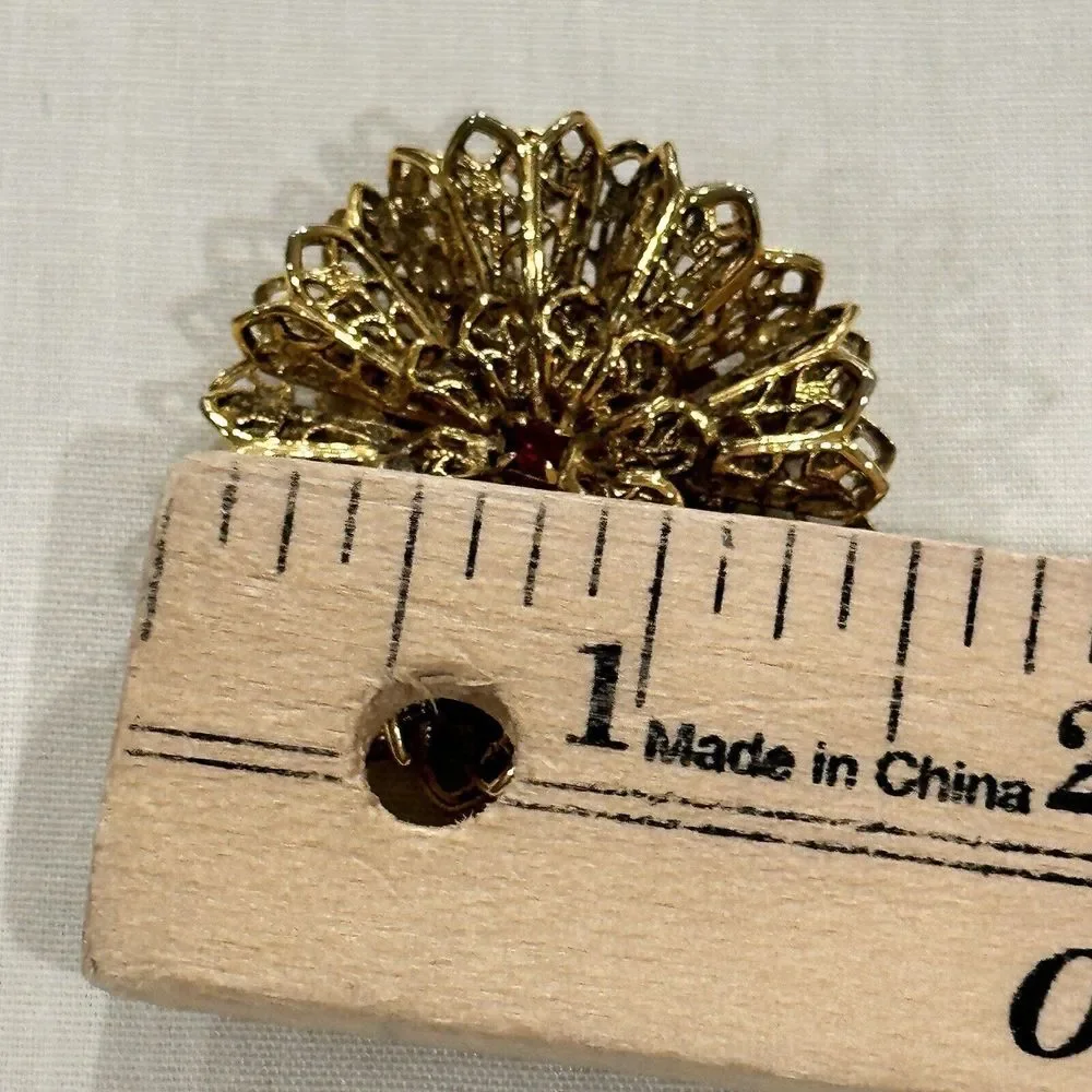VTG Brooch Pin 1.4 Inch Gold Tone Filigree Metal Flower Geometric Red Rhinestone